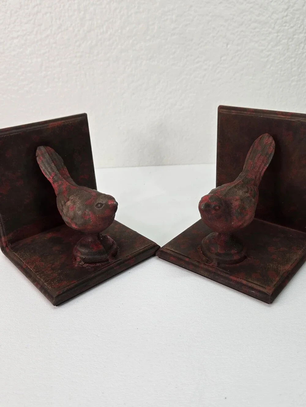 Vtg Cast Iron Songbird Sparrow Bookends Pair Red Paint Country Shelf Art Statues